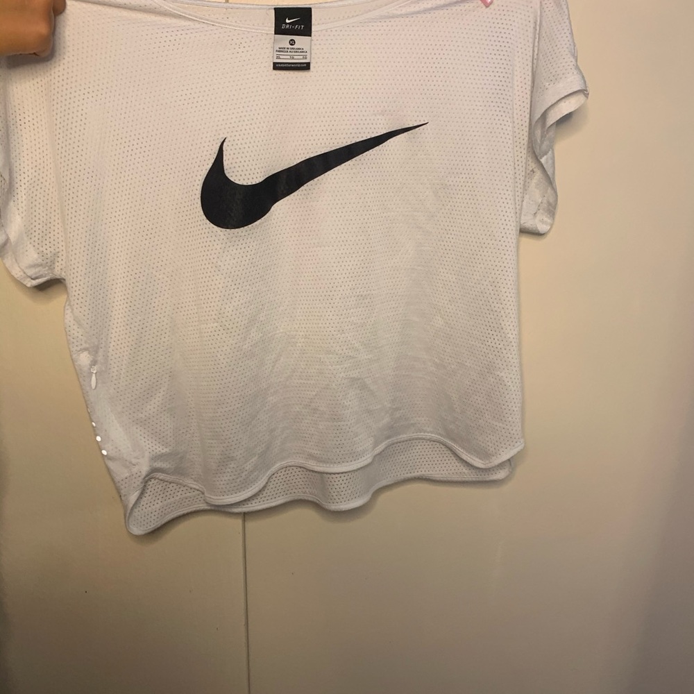 nike workout top